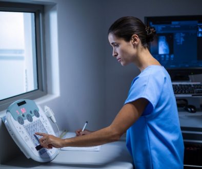 Saiba como garantir a segurança elétrica da clínica médica