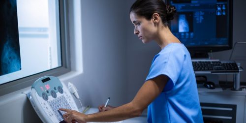 Saiba como garantir a segurança elétrica da clínica médica