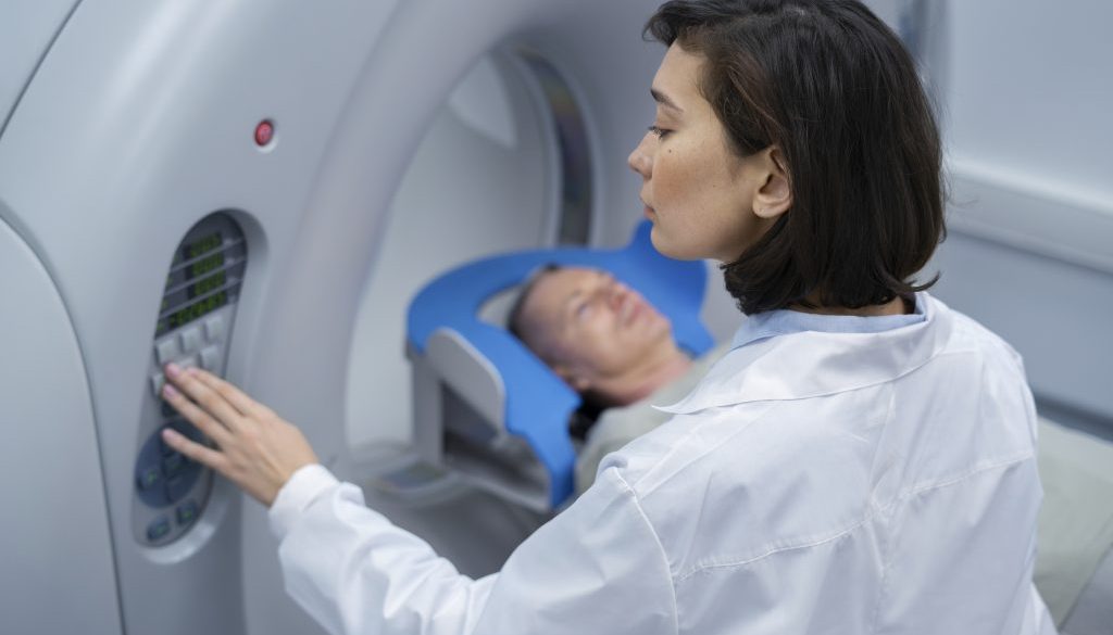 Energia ininterrupta: proteção vital para tomógrafos e aparelhos de ressonância magnética